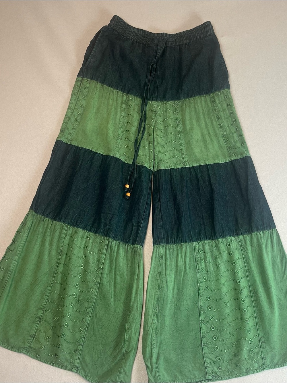 Young Threads Boho Tiered Wide Leg Pants Small Green Colorblock Palazzo - Picture 2 of 6